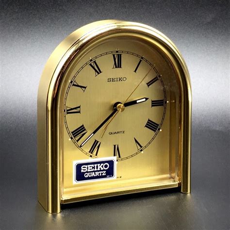 00 36. . Seiko desk clock vintage